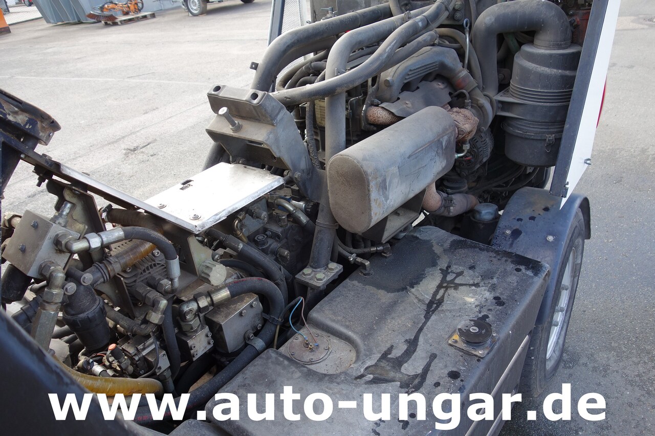 Mathieu Yno Azura 2 Hydrostat 4-Rad Lenkung - Varredora urbana: foto 3 Mathieu Yno Azura 2 Hydrostat 4-Rad Lenkung - Varredora urbana: foto 3