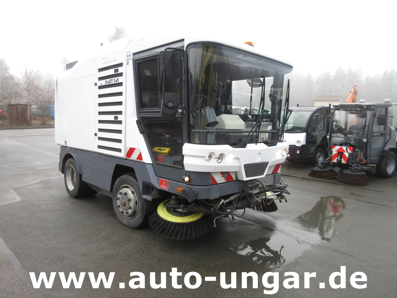 RAVO 545 Compact Kehrmaschine 5m³ Kommunalfahrzeug Baujahr 2010 streetsweeper - Varredora industrial: foto 3 RAVO 545 Compact Kehrmaschine 5m³ Kommunalfahrzeug Baujahr 2010 streetsweeper - Varredora industrial: foto 3