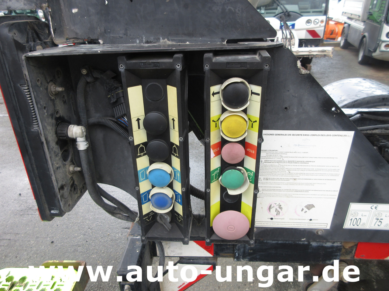 Caminhão de lixo para transporte de lixo RENAULT Maxity 3.500kg Faun Provence Benne Müllwagen 5m³ Alumulde mit Presse: foto 19 Caminhão de lixo para transporte de lixo RENAULT Maxity 3.500kg Faun Provence Benne Müllwagen 5m³ Alumulde mit Presse: foto 19