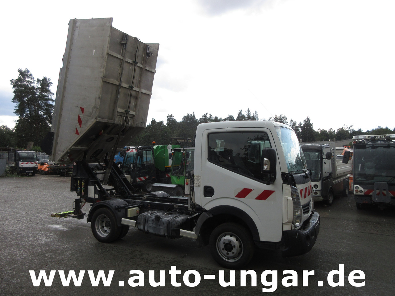 Caminhão de lixo para transporte de lixo RENAULT Maxity 3.500kg Faun Provence Benne Müllwagen 5m³ Alumulde mit Presse: foto 9 Caminhão de lixo para transporte de lixo RENAULT Maxity 3.500kg Faun Provence Benne Müllwagen 5m³ Alumulde mit Presse: foto 9