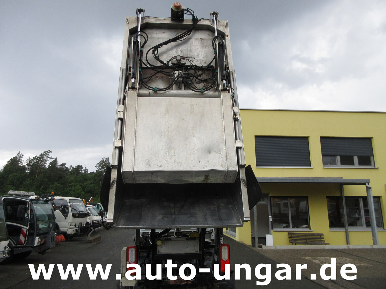 Caminhão de lixo para transporte de lixo RENAULT Maxity 3.500kg Faun Provence Benne Müllwagen 5m³ Alumulde mit Presse: foto 18 Caminhão de lixo para transporte de lixo RENAULT Maxity 3.500kg Faun Provence Benne Müllwagen 5m³ Alumulde mit Presse: foto 18