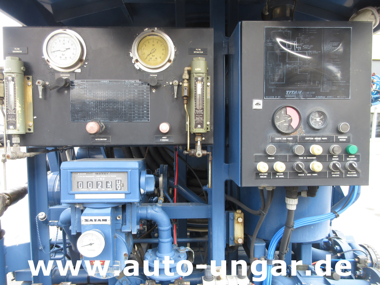 Renault B110 Titan Aviation AVGas Refueller Jet Tanker 2000l Aviteilleur GSE - Camião cisterna: foto 5 Renault B110 Titan Aviation AVGas Refueller Jet Tanker 2000l Aviteilleur GSE - Camião cisterna: foto 5