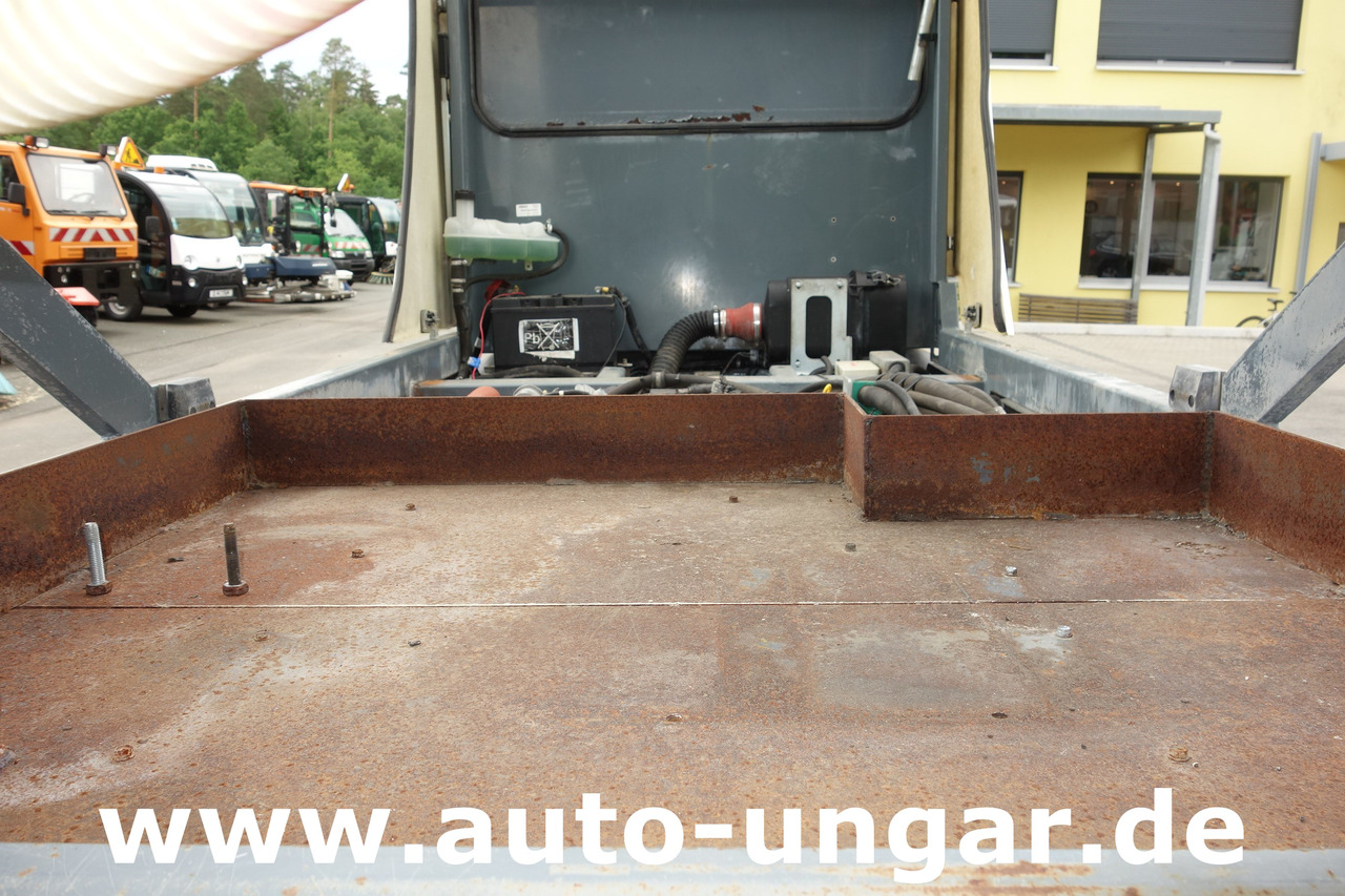 Boschung S3 Wasserfass Kipper 4-Rad-Lenkung Multicar Kommunalfahrzeug Geräteträger - Veículo municipal/ Especial: foto 5 Boschung S3 Wasserfass Kipper 4-Rad-Lenkung Multicar Kommunalfahrzeug Geräteträger - Veículo municipal/ Especial: foto 5
