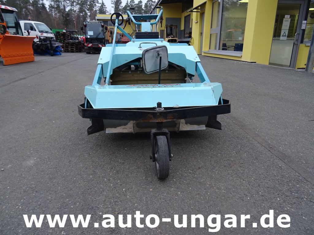 KASSBOHRER Kässbohrer BeachTech Sweepy Strandreiniger - Veículo municipal/ Especial: foto 3 KASSBOHRER Kässbohrer BeachTech Sweepy Strandreiniger - Veículo municipal/ Especial: foto 3