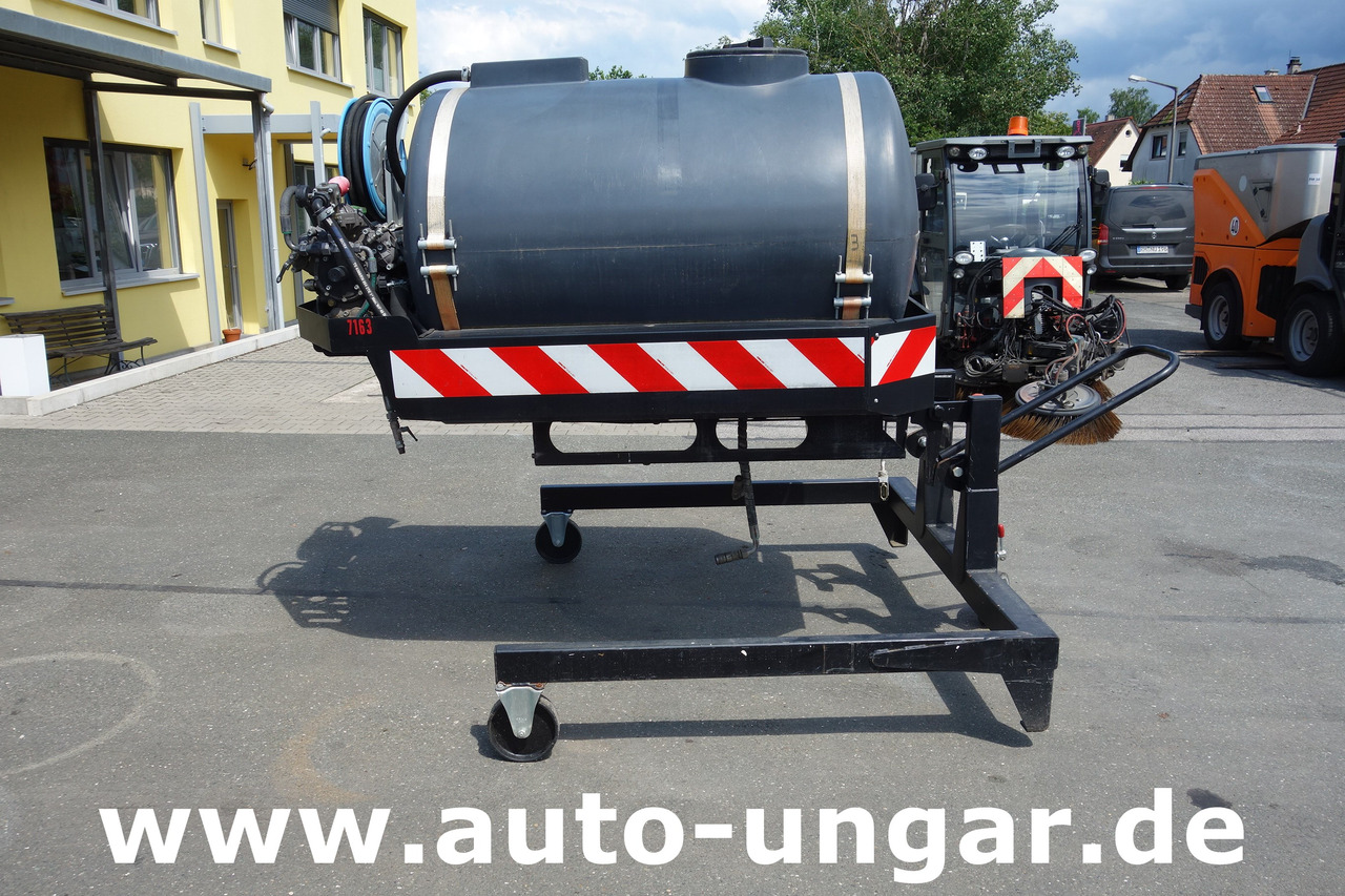 NILFISK CR3500 Wasserfass mit Pumpe + Schlauchhaspel Schmidt Multigo Schwemmaufbau - Veículo municipal/ Especial: foto 4 NILFISK CR3500 Wasserfass mit Pumpe + Schlauchhaspel Schmidt Multigo Schwemmaufbau - Veículo municipal/ Especial: foto 4