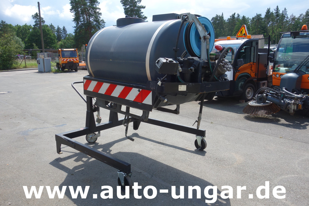 NILFISK CR3500 Wasserfass mit Pumpe + Schlauchhaspel Schmidt Multigo Schwemmaufbau - Veículo municipal/ Especial: foto 1 NILFISK CR3500 Wasserfass mit Pumpe + Schlauchhaspel Schmidt Multigo Schwemmaufbau - Veículo municipal/ Especial: foto 1