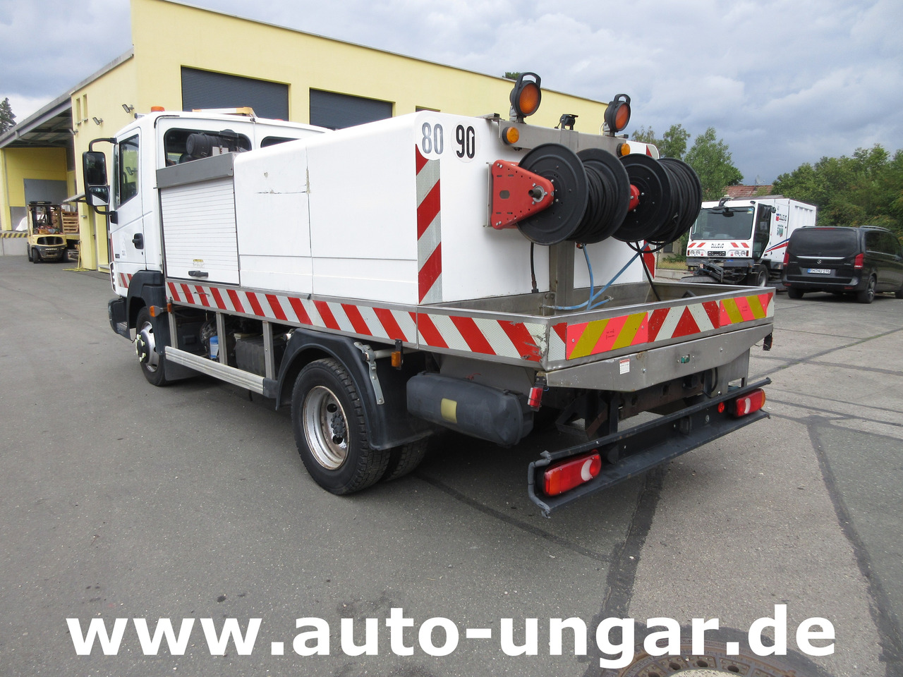 NISSAN Atleon 70.14 mit Hochdruckreiniger Wasserwagen Waschwagen Kärcher High Pressure - Veículo municipal/ Especial: foto 5 NISSAN Atleon 70.14 mit Hochdruckreiniger Wasserwagen Waschwagen Kärcher High Pressure - Veículo municipal/ Especial: foto 5