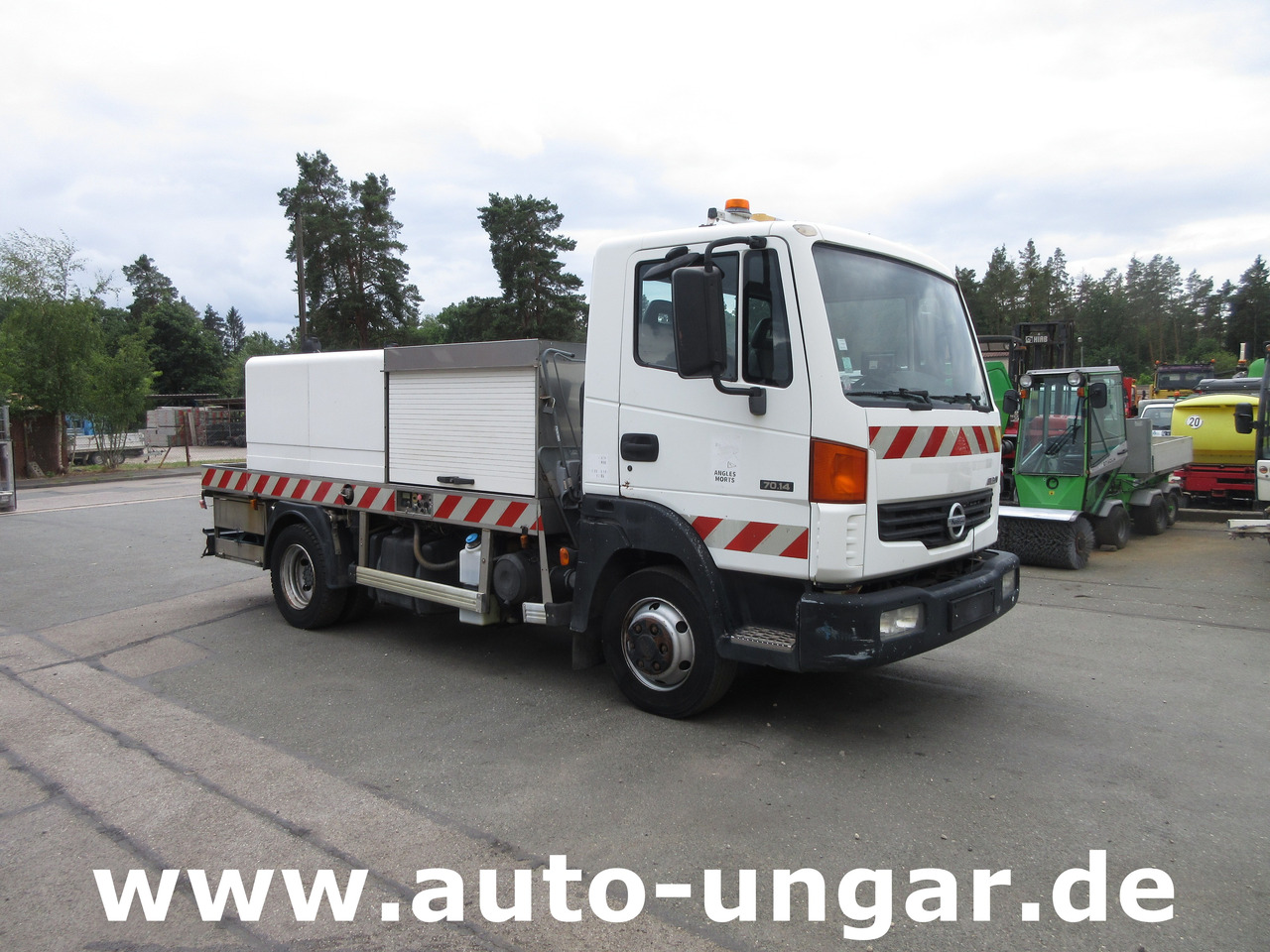 NISSAN Atleon 70.14 mit Hochdruckreiniger Wasserwagen Waschwagen Kärcher High Pressure - Veículo municipal/ Especial: foto 1 NISSAN Atleon 70.14 mit Hochdruckreiniger Wasserwagen Waschwagen Kärcher High Pressure - Veículo municipal/ Especial: foto 1