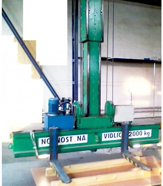 Demag +(CZ) Iteco (el. 2t/4.2m teleskop 25m - Guindaste: foto 1 Demag +(CZ) Iteco (el. 2t/4.2m teleskop 25m - Guindaste: foto 1