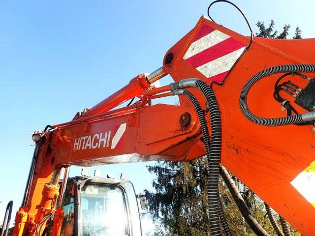 Escavadeira de rodas Hitachi Zaxis 140W-5B: foto 11 Escavadeira de rodas Hitachi Zaxis 140W-5B: foto 11