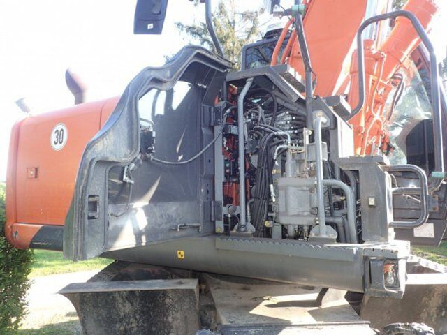 Escavadeira de rodas Hitachi Zaxis 140W-5B: foto 16 Escavadeira de rodas Hitachi Zaxis 140W-5B: foto 16