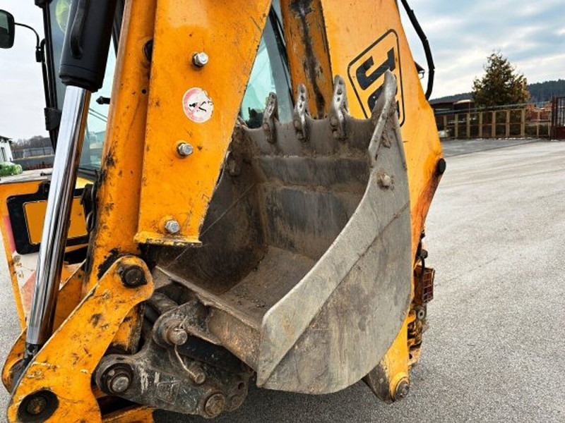 Locação financeira de JCB 4 CX JCB 4 CX: foto 6