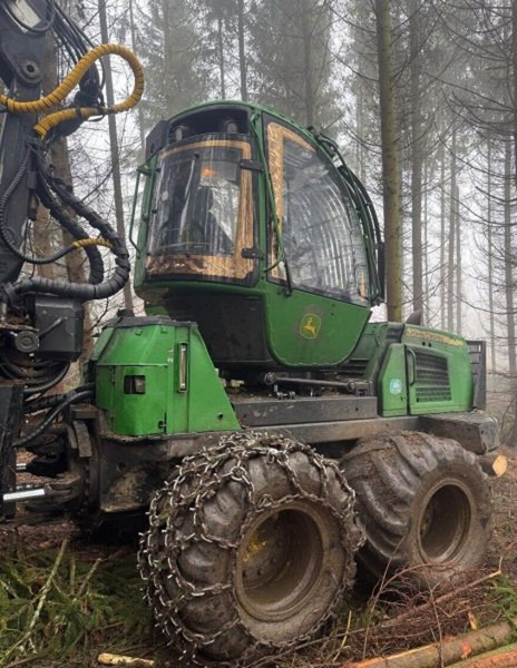 John Deere 1010E 8W - Forwarder: foto 3 John Deere 1010E 8W - Forwarder: foto 3