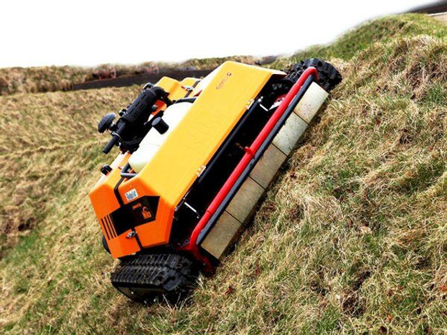 KommTek/NIKO - RoboFlail ONE (700kg/122cm profi) - Cortador de grama: foto 1 KommTek/NIKO - RoboFlail ONE (700kg/122cm profi) - Cortador de grama: foto 1