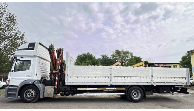 Mercedes-Benz 8m Axor 1824 - Camião de caixa aberta/ Plataforma, Camião grua: foto 3 Mercedes-Benz 8m Axor 1824 - Camião de caixa aberta/ Plataforma, Camião grua: foto 3