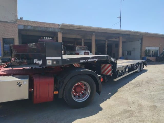 Fliegl D6 - Semi-reboque baixa: foto 4 Fliegl D6 - Semi-reboque baixa: foto 4