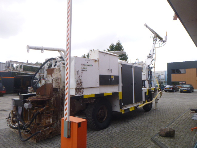 FUJI BUSSAN B-SFW1C-6S DRY / WET SHOTCRETE & GUNITE MACHINE - Tuneladora: foto 2 FUJI BUSSAN B-SFW1C-6S DRY / WET SHOTCRETE & GUNITE MACHINE - Tuneladora: foto 2