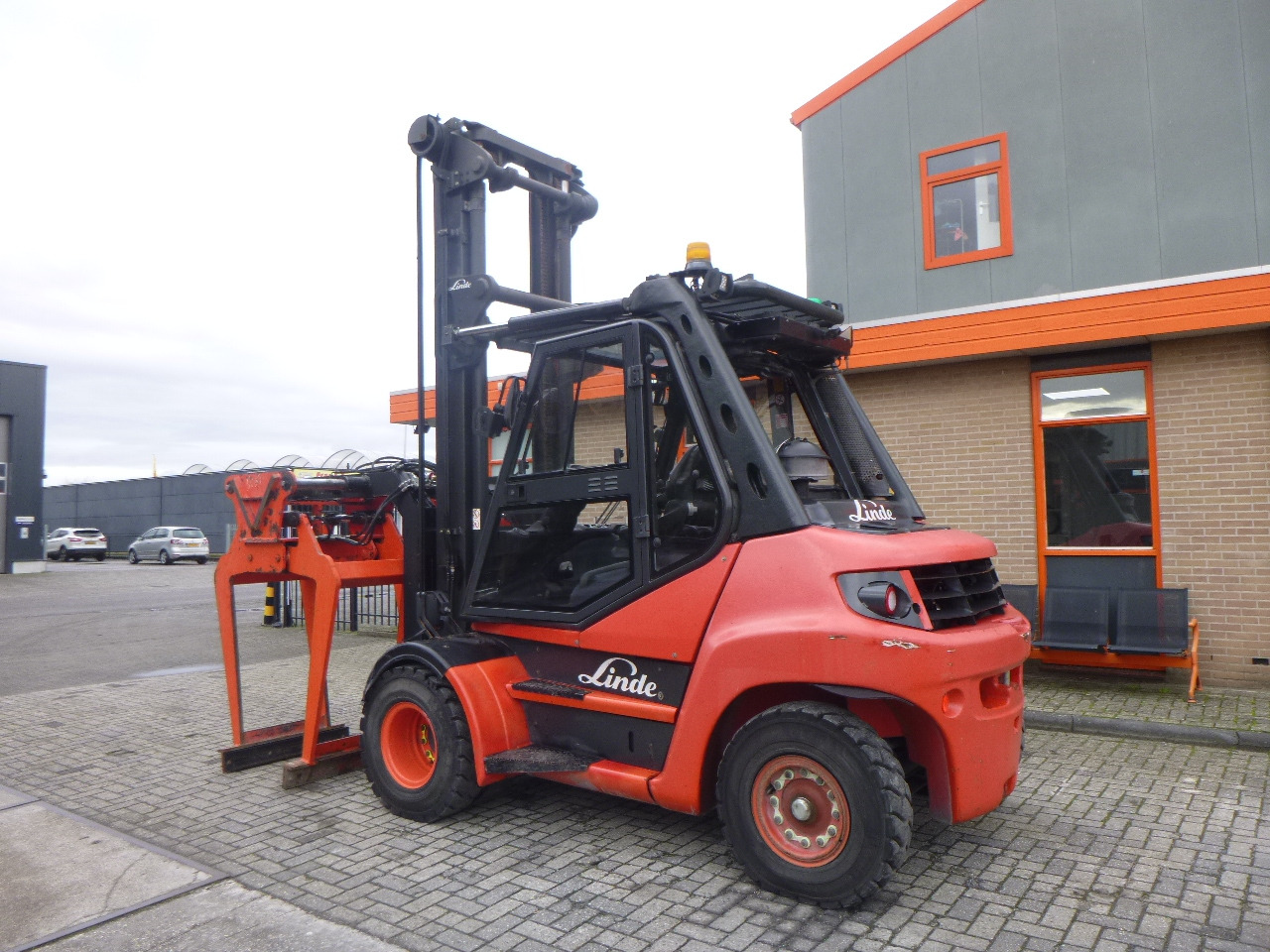 LINDE H70D-02 - Empilhador a diesel: foto 3 LINDE H70D-02 - Empilhador a diesel: foto 3