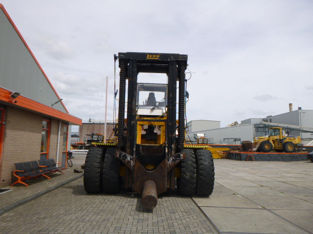 LUNA TH37-1200B - Empilhador a diesel: foto 4 LUNA TH37-1200B - Empilhador a diesel: foto 4