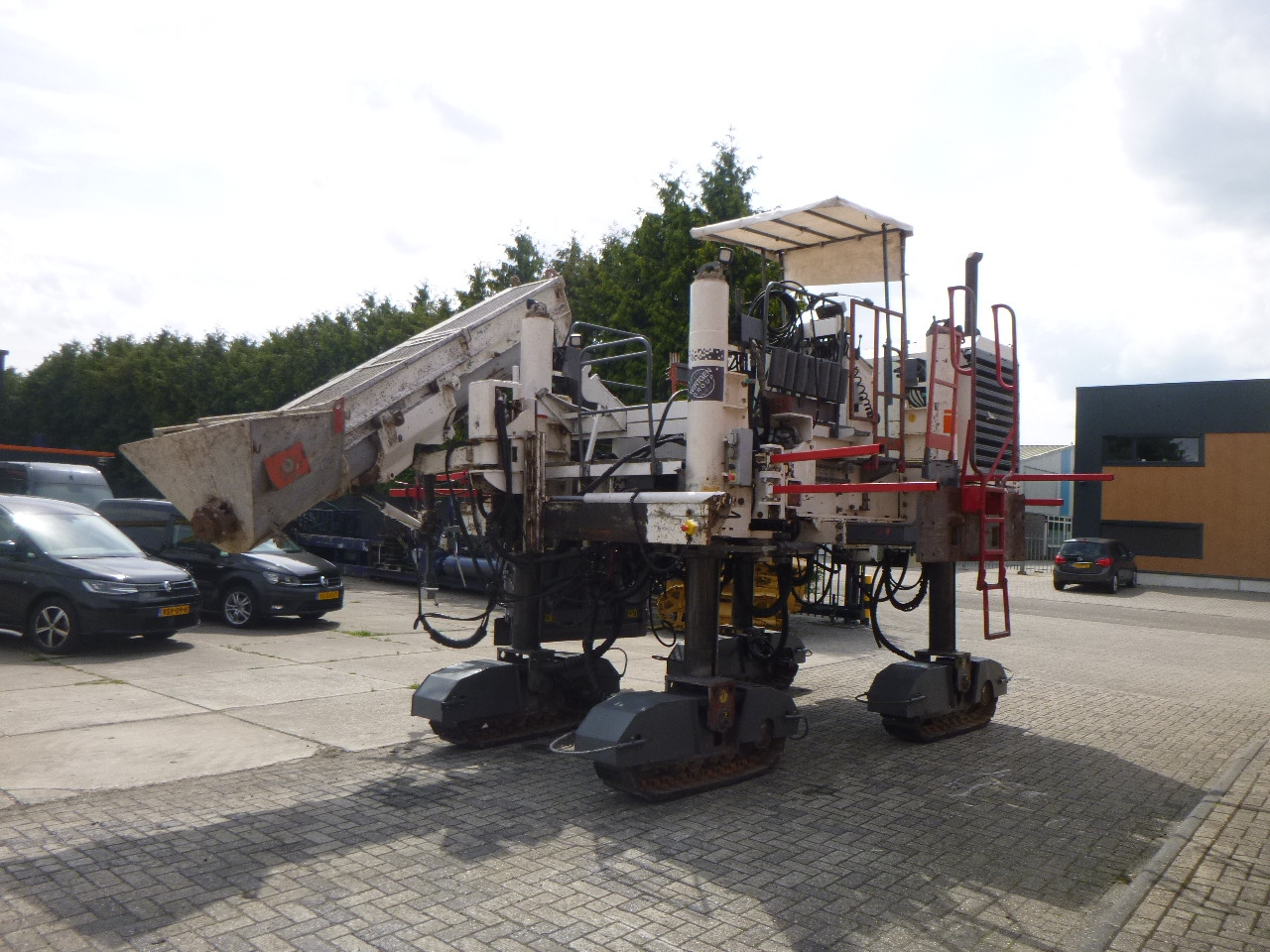 WIRTGEN SP250 - Pavimentadora de betão: foto 1 WIRTGEN SP250 - Pavimentadora de betão: foto 1