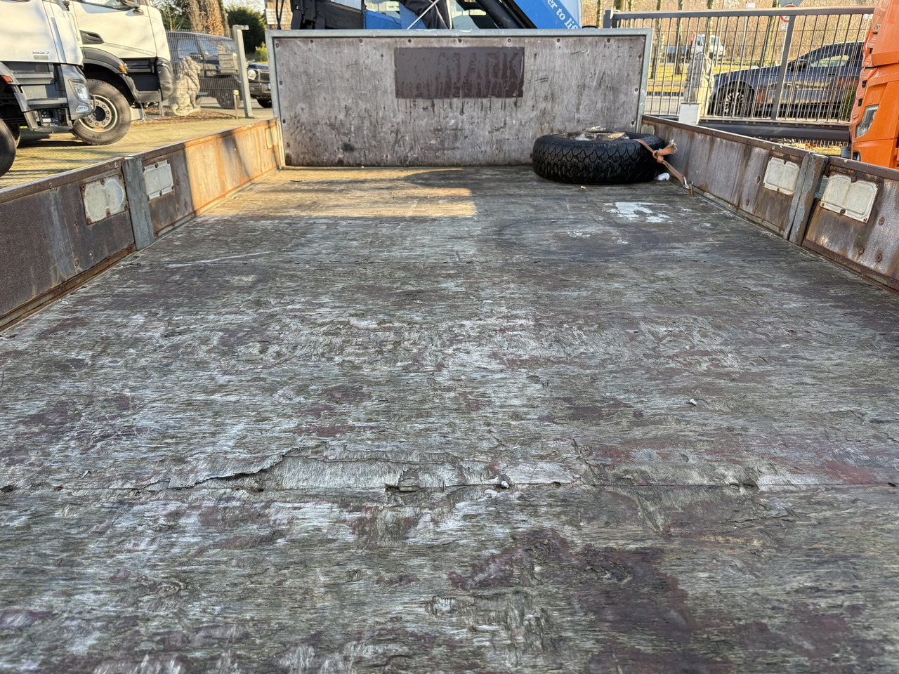 Iveco Daily 70C17 HMF 635 Kran bis 11 Meter - Camião grua, Carrinha de caixa aberta: foto 2 Iveco Daily 70C17 HMF 635 Kran bis 11 Meter - Camião grua, Carrinha de caixa aberta: foto 2