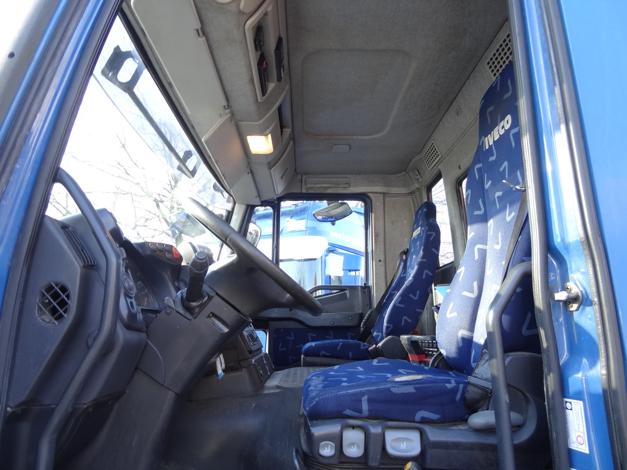 Iveco Trakker AD340T41 8X4 Kipper Kran Palfinger 23002 - Camião basculante, Camião grua: foto 2 Iveco Trakker AD340T41 8X4 Kipper Kran Palfinger 23002 - Camião basculante, Camião grua: foto 2