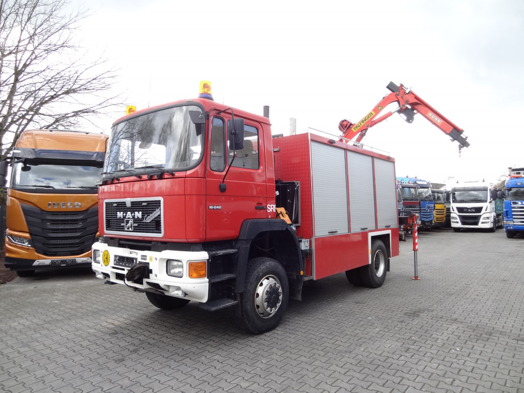 MAN F90 16.242 4X4 / Feuerwehr - Carro de bombeiro: foto 1 MAN F90 16.242 4X4 / Feuerwehr - Carro de bombeiro: foto 1