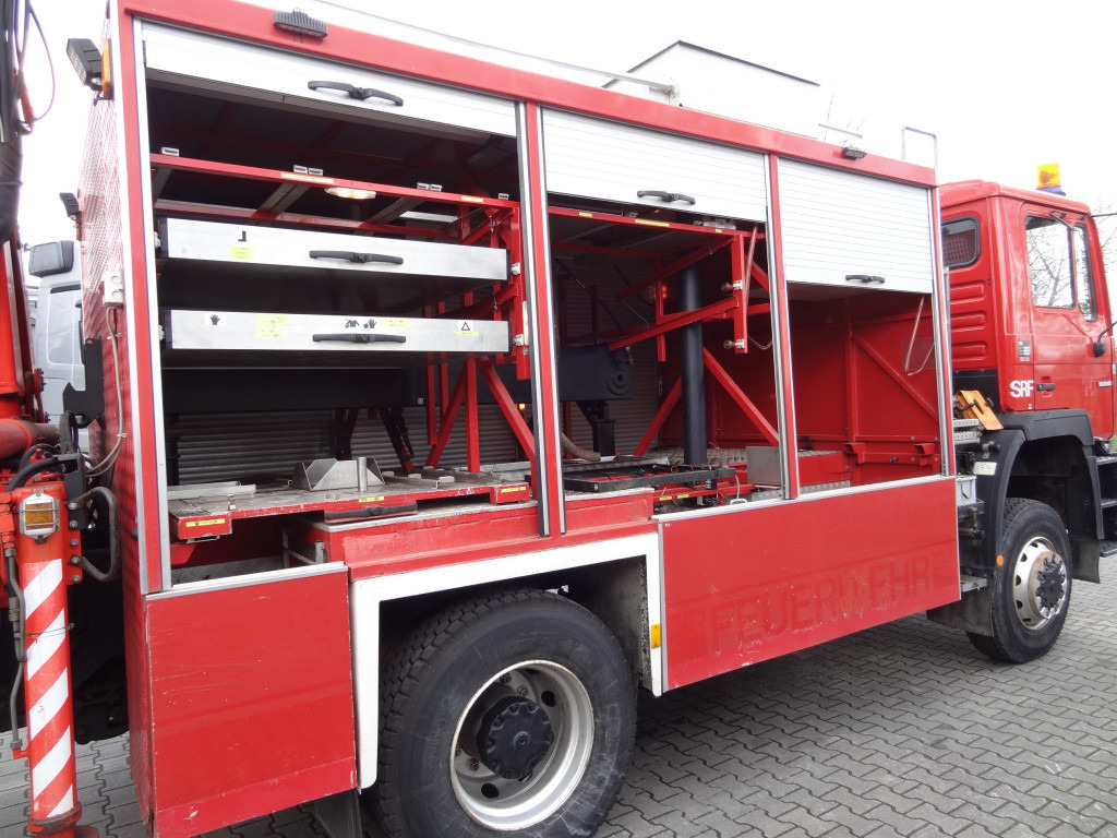 MAN F90 16.242 4X4 / Feuerwehr - Carro de bombeiro: foto 2 MAN F90 16.242 4X4 / Feuerwehr - Carro de bombeiro: foto 2