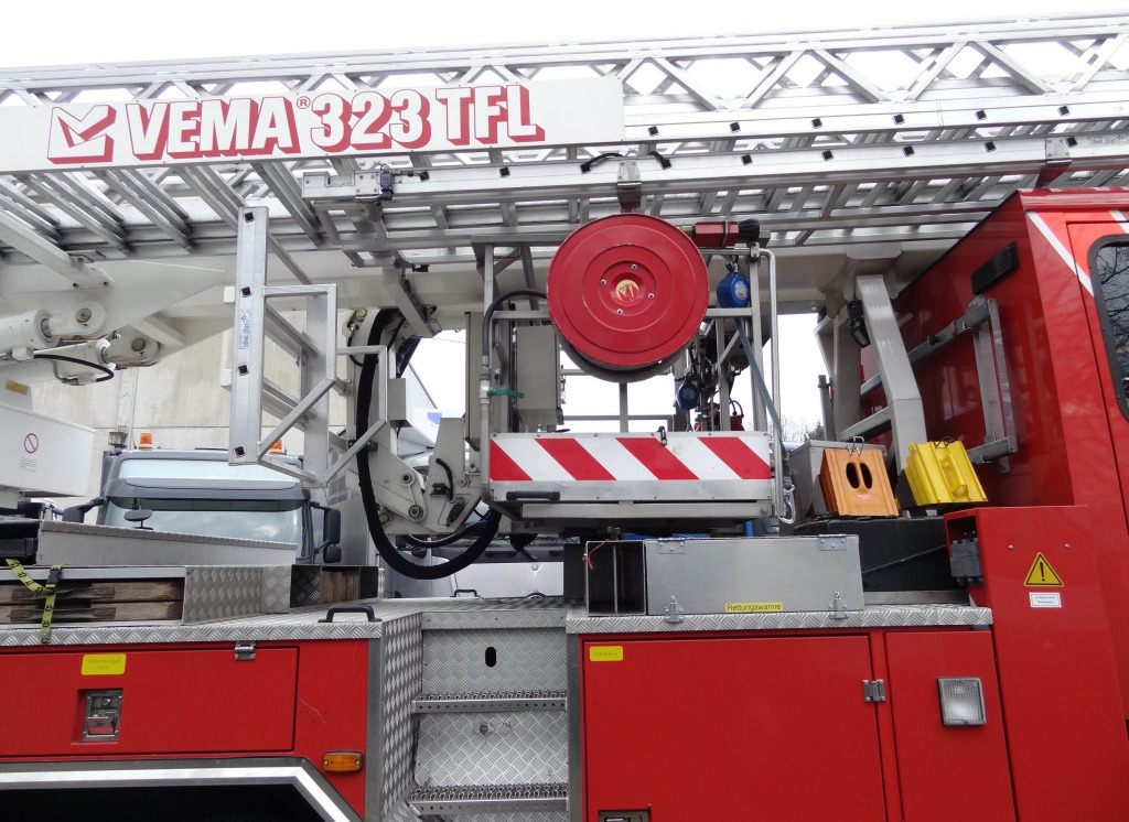 Locação financeira de MAN FE 410 6X6 Feuerwehr Vema Lift 32 Meter MAN FE 410 6X6 Feuerwehr Vema Lift 32 Meter: foto 6