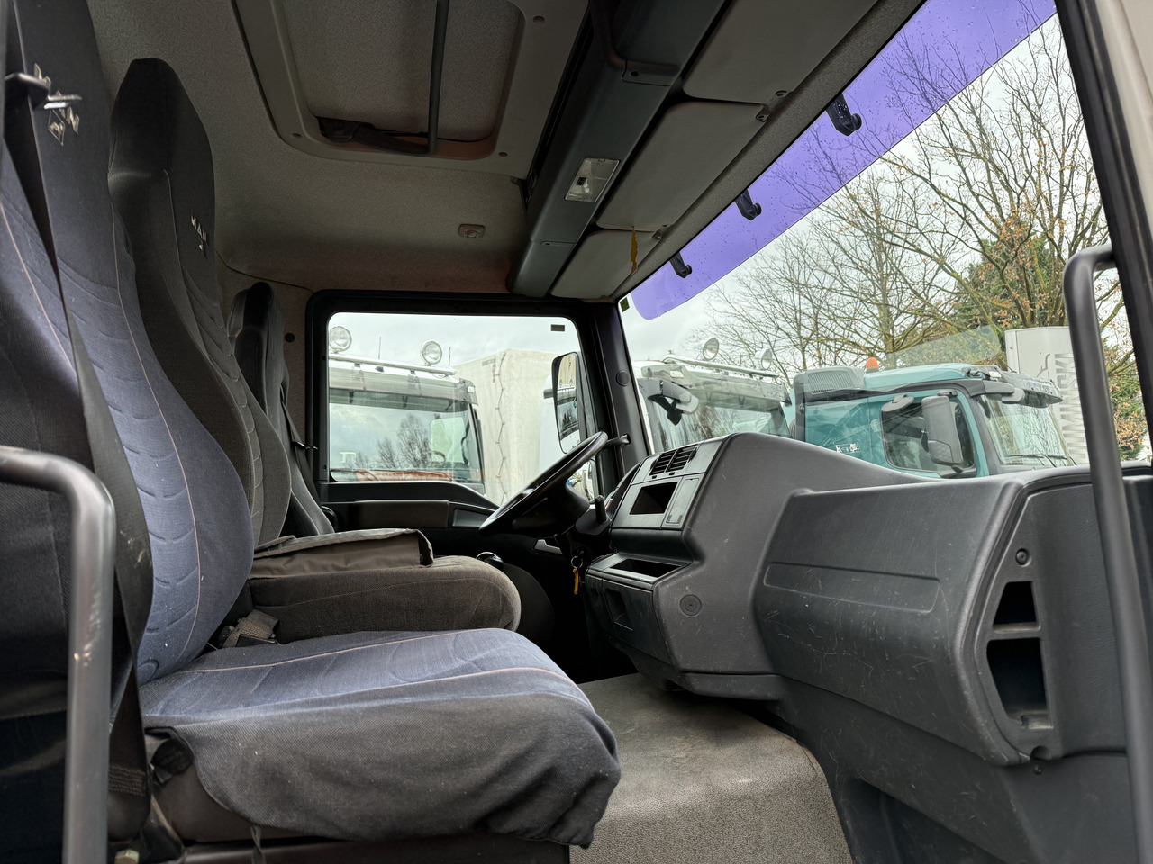 MAN TGM 12.240 Palfinger 11001 bis 19 Meter - Camião grua, Camião de caixa aberta/ Plataforma: foto 5 MAN TGM 12.240 Palfinger 11001 bis 19 Meter - Camião grua, Camião de caixa aberta/ Plataforma: foto 5