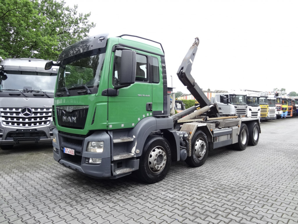 MAN TGS 35.440 8X4 BB VDL Haken - Camião polibenne: foto 1 MAN TGS 35.440 8X4 BB VDL Haken - Camião polibenne: foto 1