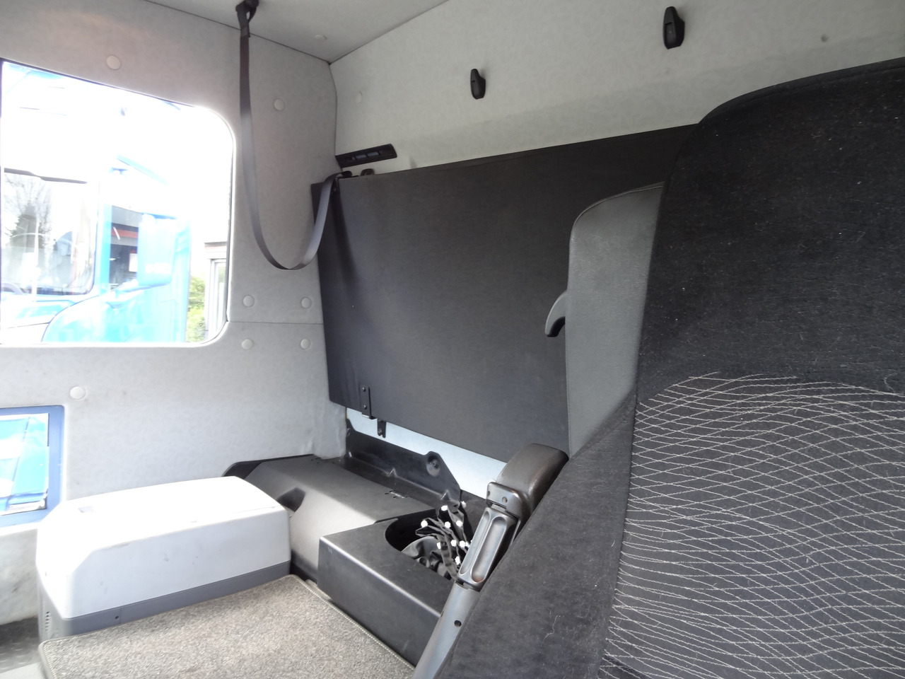 Mercedes-Benz Actros 2533 6X2 HMF 1820 Langmaterial - Camião de caixa aberta/ Plataforma, Camião grua: foto 5 Mercedes-Benz Actros 2533 6X2 HMF 1820 Langmaterial - Camião de caixa aberta/ Plataforma, Camião grua: foto 5