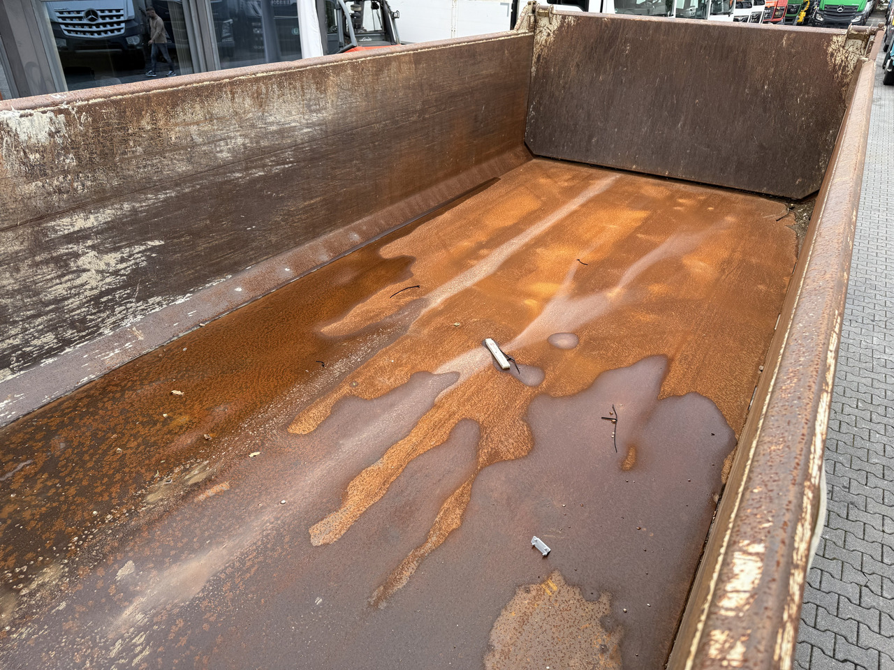 Mercedes-Benz Arocs 3245 K 8X4 - Camião basculante: foto 3 Mercedes-Benz Arocs 3245 K 8X4 - Camião basculante: foto 3