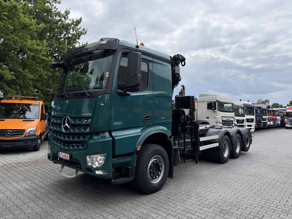 Camião polibenne, Camião grua Mercedes-Benz Arocs 3251 8X4 Haken mit Kran HMF 2620 K5: foto 9