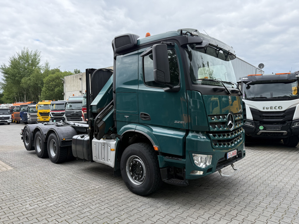 Camião polibenne, Camião grua Mercedes-Benz Arocs 3251 8X4 Haken mit Kran HMF 2620 K5: foto 11