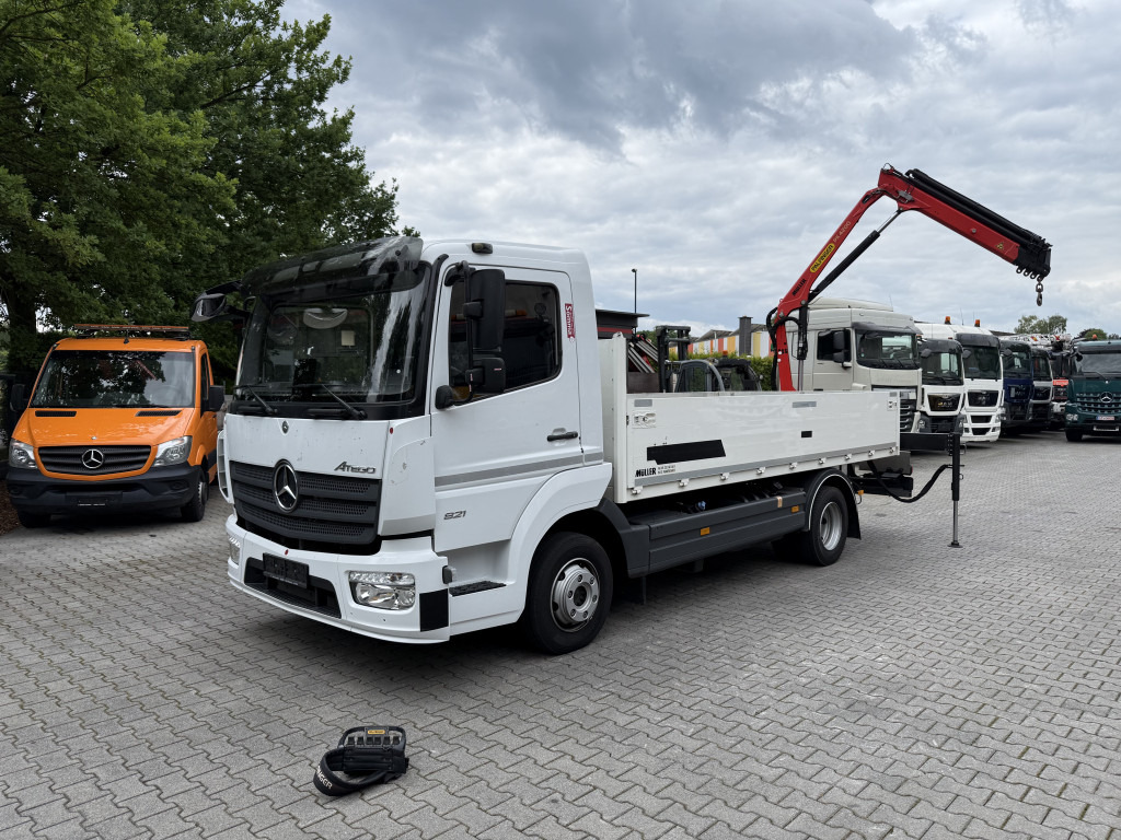 Mercedes-Benz Atego 821 Kran Palfinger PK4200 - Camião de caixa aberta/ Plataforma, Camião grua: foto 1 Mercedes-Benz Atego 821 Kran Palfinger PK4200 - Camião de caixa aberta/ Plataforma, Camião grua: foto 1