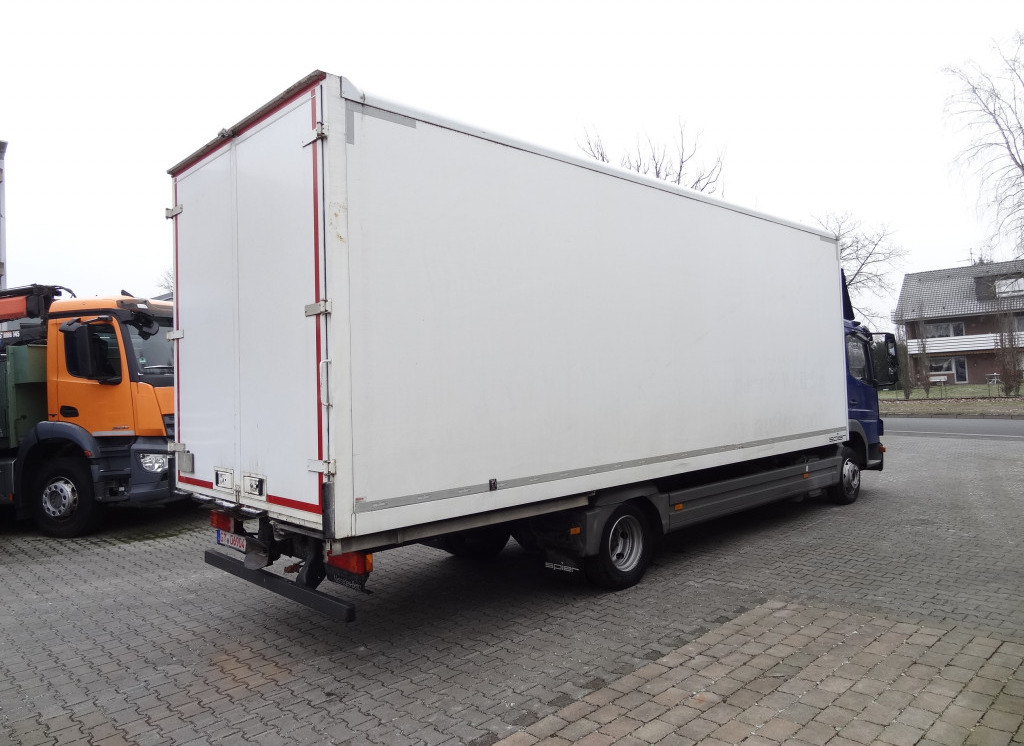 Mercedes-Benz Atego 822 - Camião furgão: foto 4 Mercedes-Benz Atego 822 - Camião furgão: foto 4