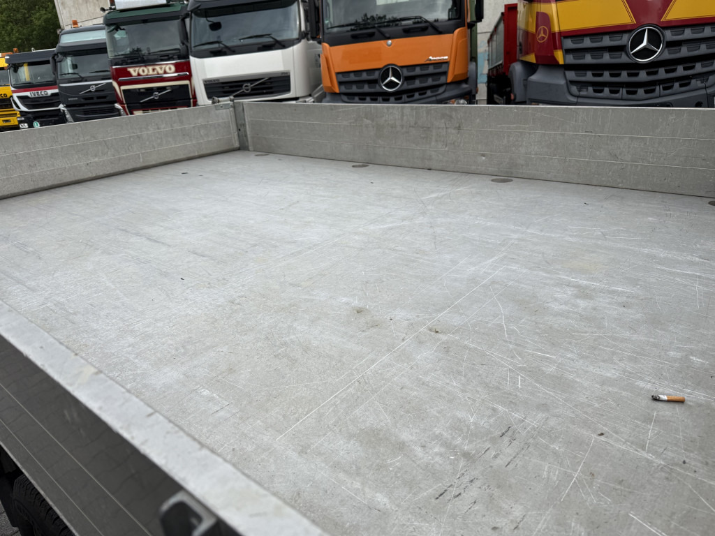 Mercedes-Benz Sprinter 516 Kipper mit Kran HMF 270 - Carrinha basculante: foto 5 Mercedes-Benz Sprinter 516 Kipper mit Kran HMF 270 - Carrinha basculante: foto 5