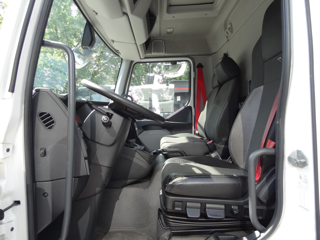 Renault D10.210 6m Koffer - Camião furgão: foto 4 Renault D10.210 6m Koffer - Camião furgão: foto 4