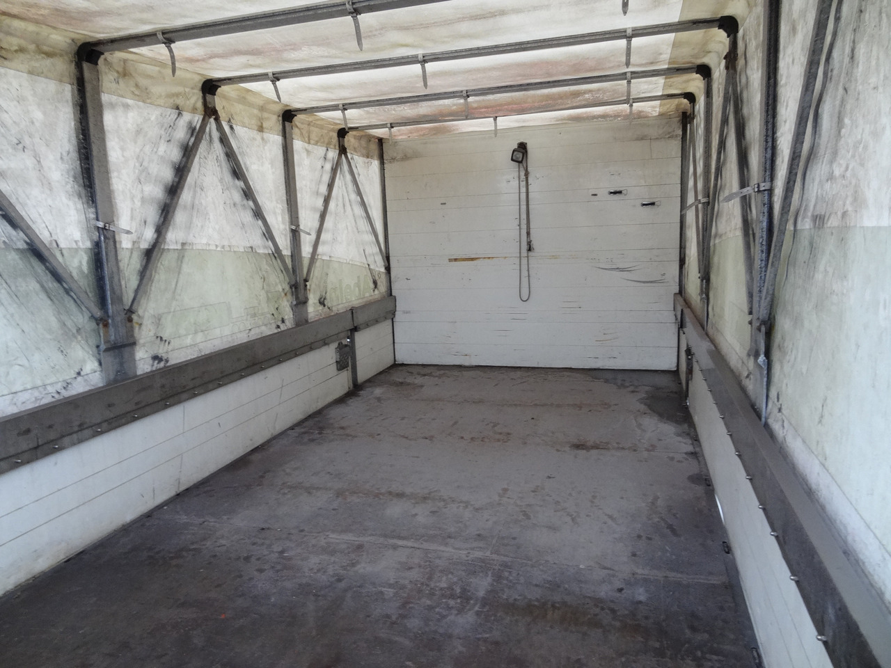 Renault Midlum 300.12 Fassi F80 - Camião de caixa aberta/ Plataforma, Camião grua: foto 4 Renault Midlum 300.12 Fassi F80 - Camião de caixa aberta/ Plataforma, Camião grua: foto 4