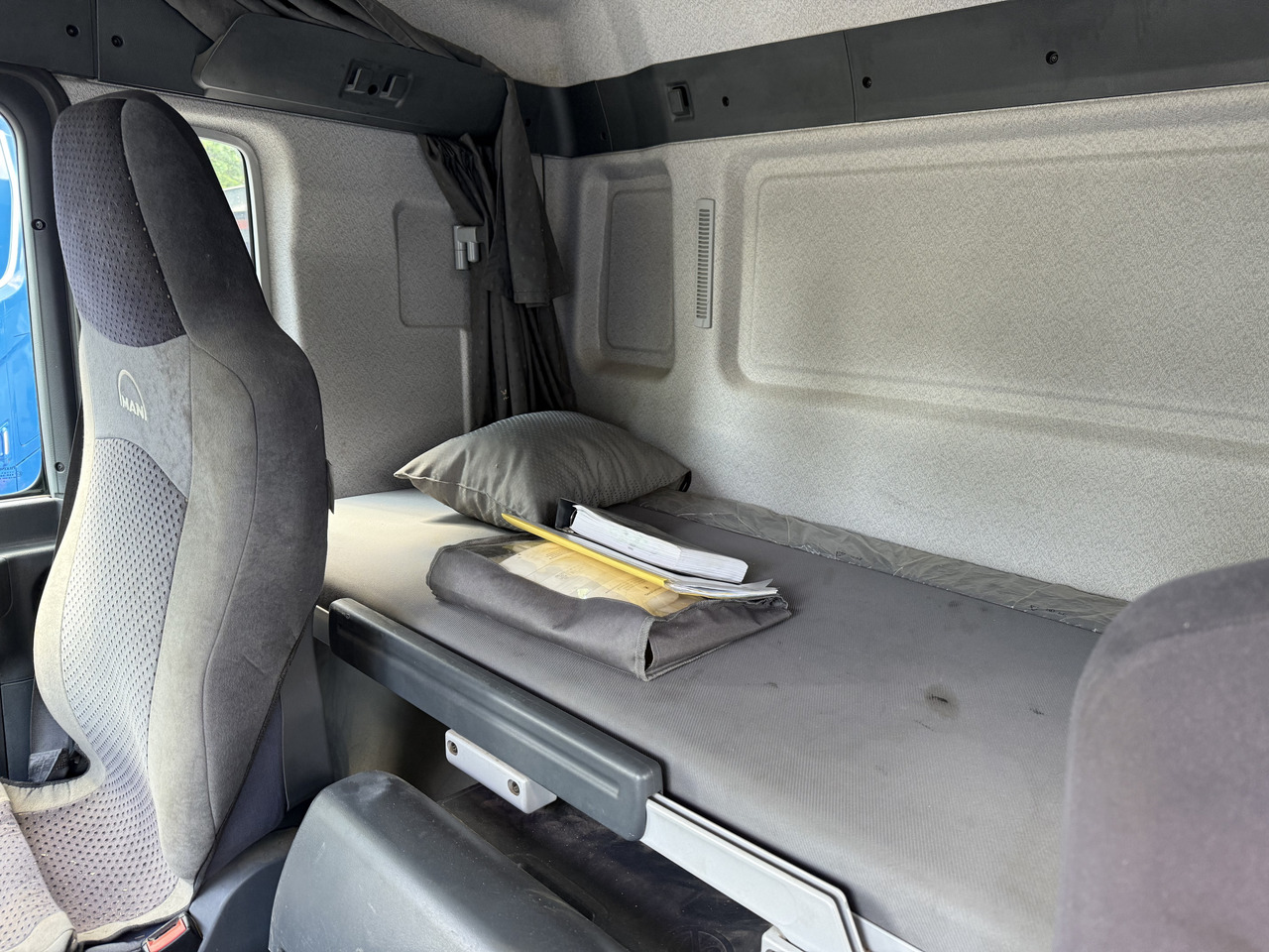 Tractor MAN TGA 18.430 Kran Palfinger 16502 bis 26.5 Meter: foto 7 Tractor MAN TGA 18.430 Kran Palfinger 16502 bis 26.5 Meter: foto 7