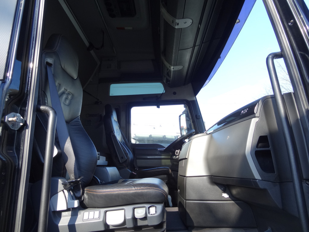 MAN TGX 18.680 V8 - Tractor: foto 4 MAN TGX 18.680 V8 - Tractor: foto 4