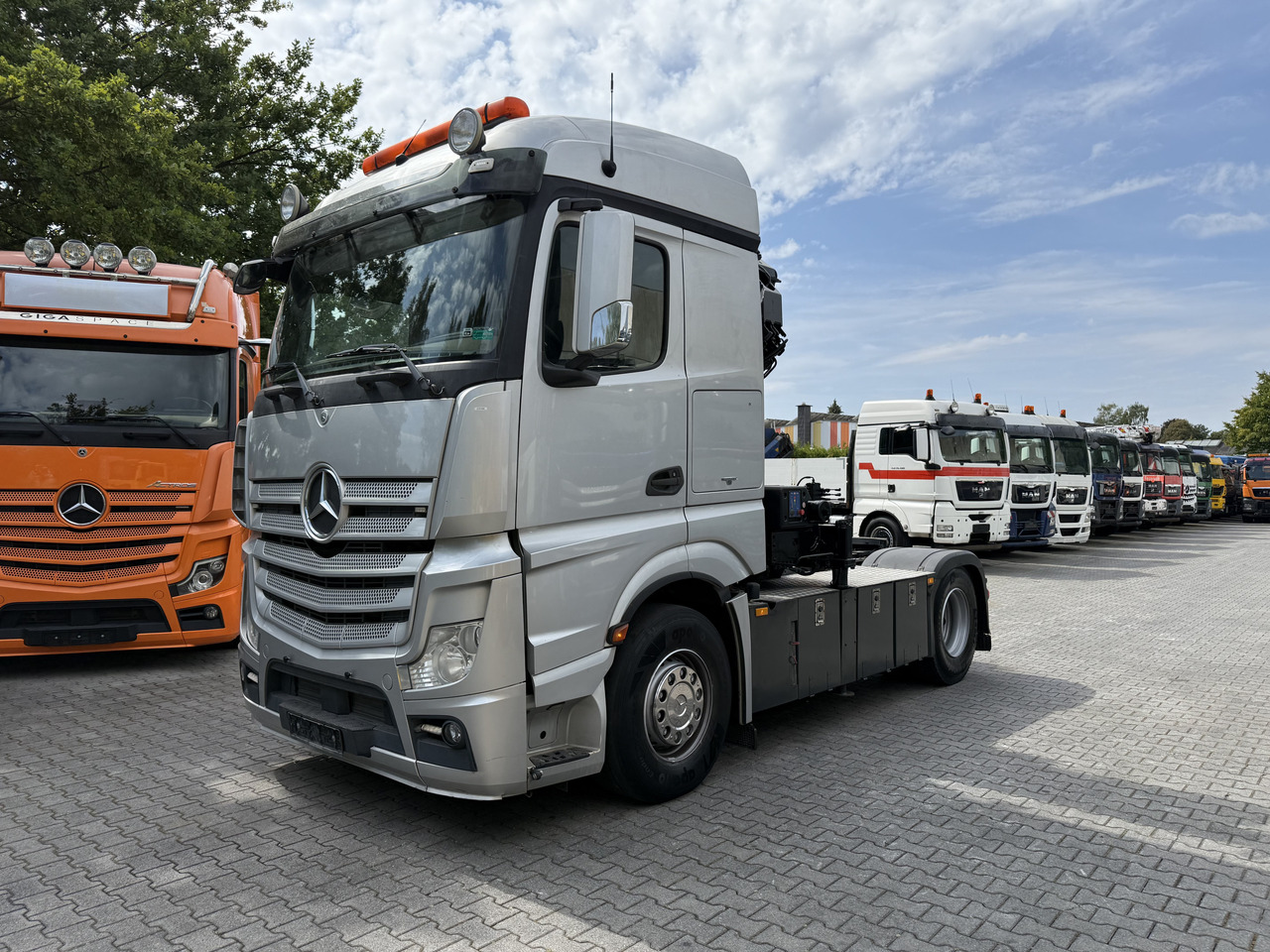 Tractor Mercedes-Benz Actros 1842LS Kran HMF 2020 bis 18 Meter: foto 8