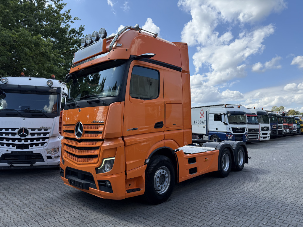 Mercedes-Benz Actros 2663 LS 6X4 Vollausstattung - Tractor: foto 1 Mercedes-Benz Actros 2663 LS 6X4 Vollausstattung - Tractor: foto 1