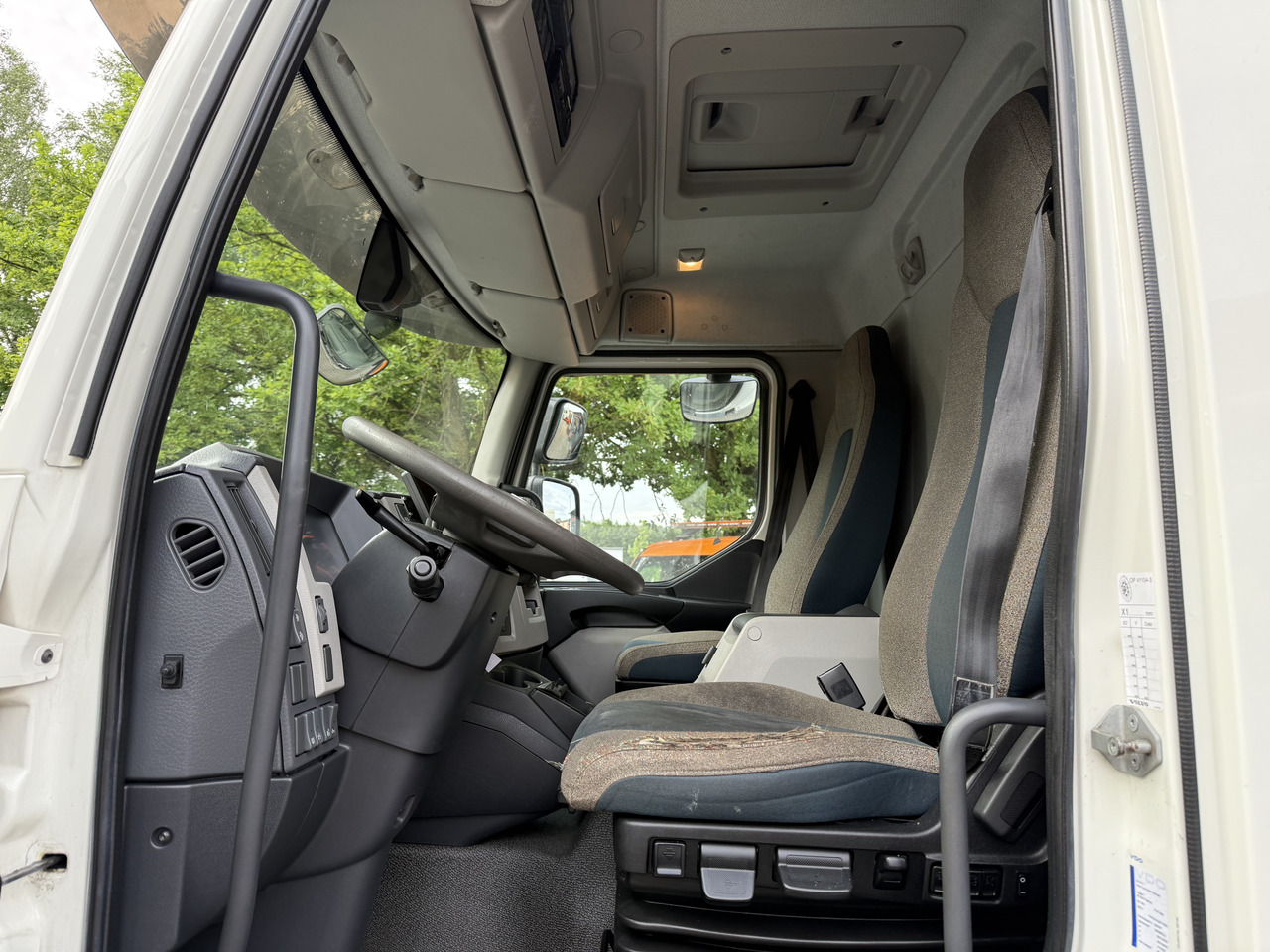 Volvo FL250.18 Carrier Supra 850Mt - Camião frigorífico: foto 5 Volvo FL250.18 Carrier Supra 850Mt - Camião frigorífico: foto 5