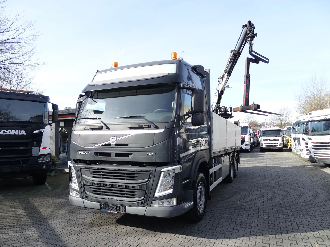 Volvo FM370 6X2*4 Kennis K14 Kran - Camião de caixa aberta/ Plataforma, Camião grua: foto 2 Volvo FM370 6X2*4 Kennis K14 Kran - Camião de caixa aberta/ Plataforma, Camião grua: foto 2