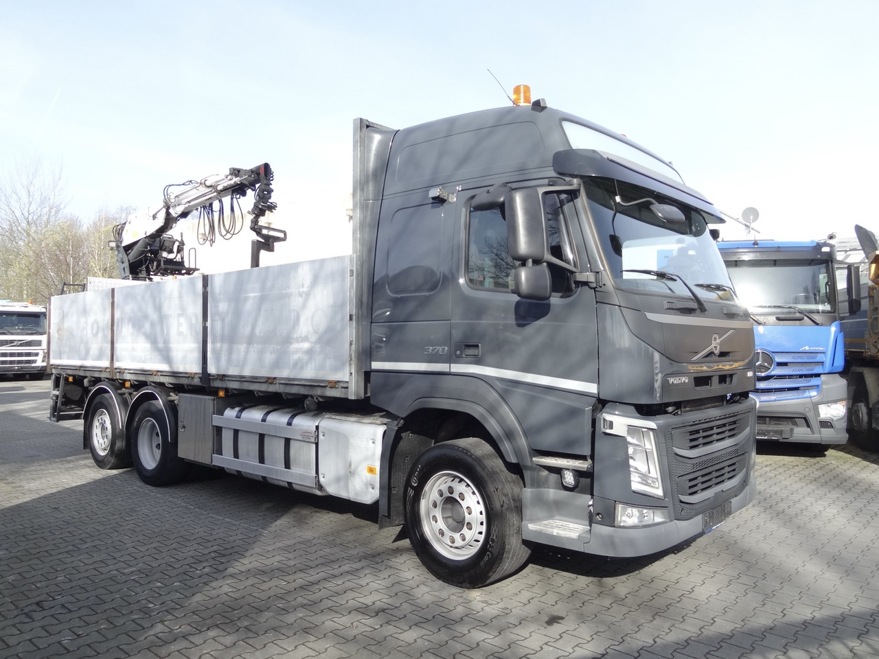 Camião de caixa aberta/ Plataforma, Camião grua Volvo FM370 6X2*4 Kennis K14 Kran: foto 13
