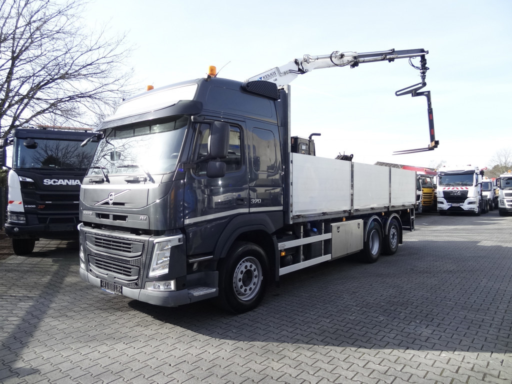 Volvo FM370 6X2*4 Kennis K14 Kran - Camião grua, Camião de caixa aberta/ Plataforma: foto 2 Volvo FM370 6X2*4 Kennis K14 Kran - Camião grua, Camião de caixa aberta/ Plataforma: foto 2