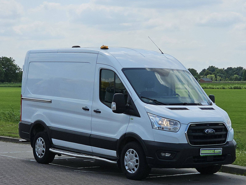 Ford Transit 2.0 TDCI 170 AUT. L2H2 - Furgão: foto 5 Ford Transit 2.0 TDCI 170 AUT. L2H2 - Furgão: foto 5