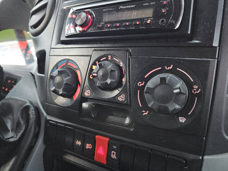 Carrinha de contentor Iveco Daily 35 S 12: foto 11 Carrinha de contentor Iveco Daily 35 S 12: foto 11